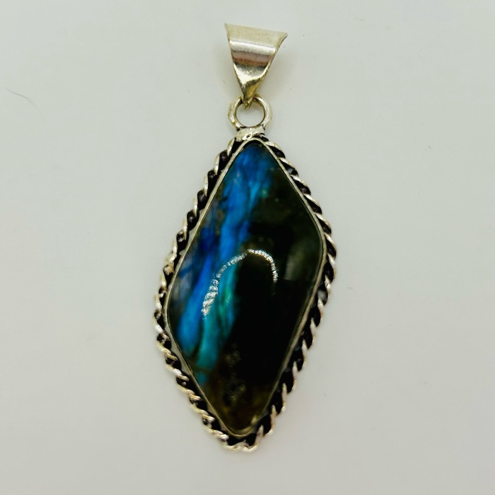 💙💚 925 Sterling Silver Labradorite Pendant | Handmade Look